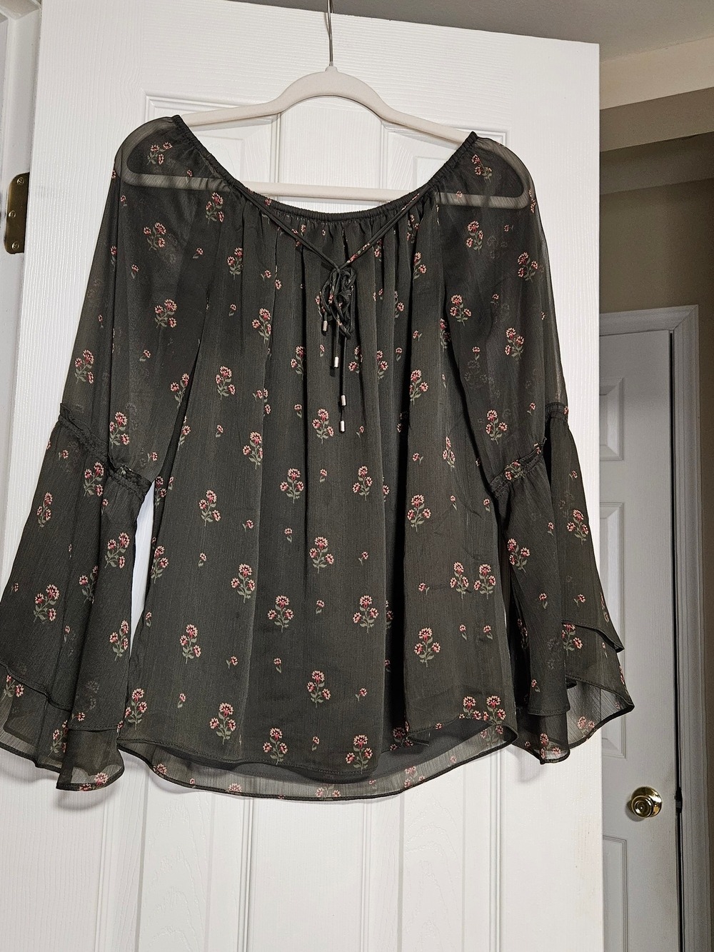 White House Black Market Olive Brown Floral Blouse - Picture 4 of 9